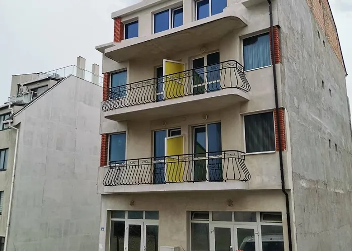 за гости кирови Achtopol