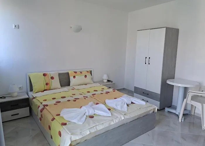 Πανσιόν за гости кирови