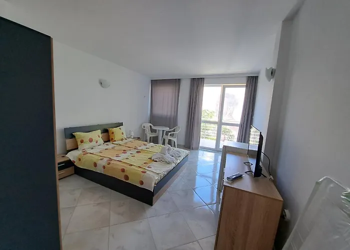 Πανσιόν за гости кирови *